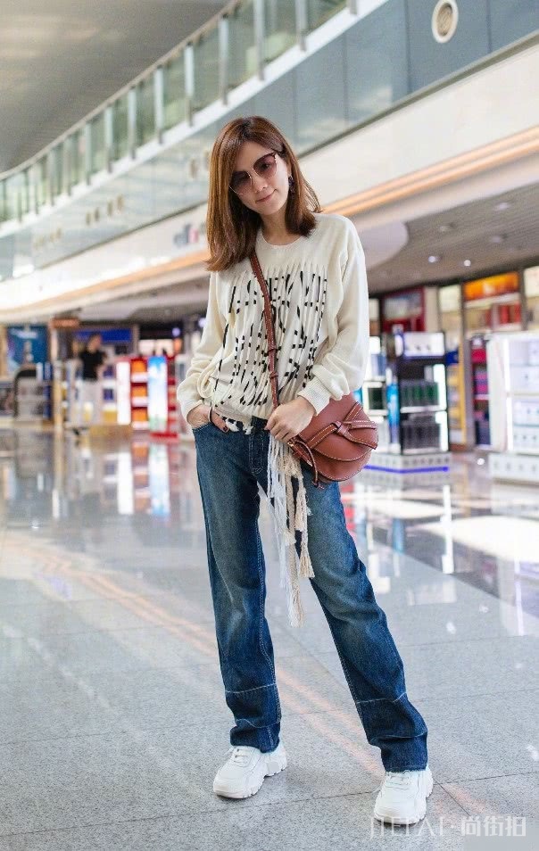 陈嘉桦穿了一件“面条衣”,却时髦到飞起!